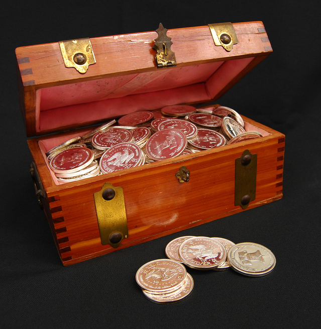 high-interest-savings-account-medieval-style-treasure-chest