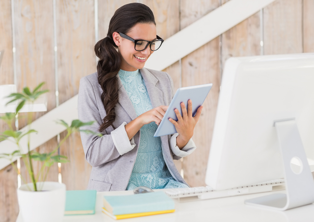 virtual-jobs-businesswoman-working-from-home